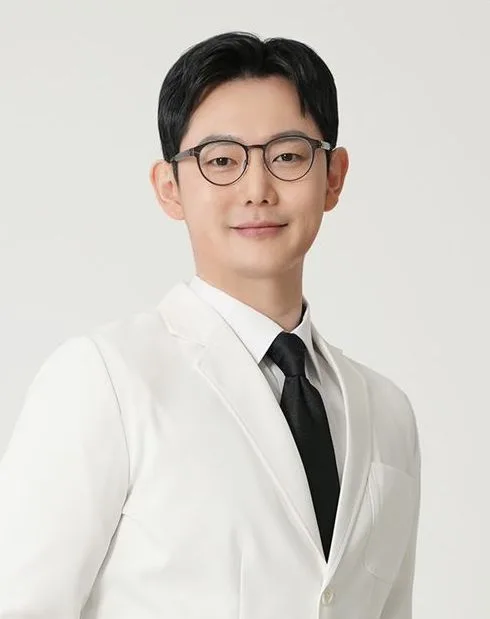 Dr. Chang Min Kang, Medical Director